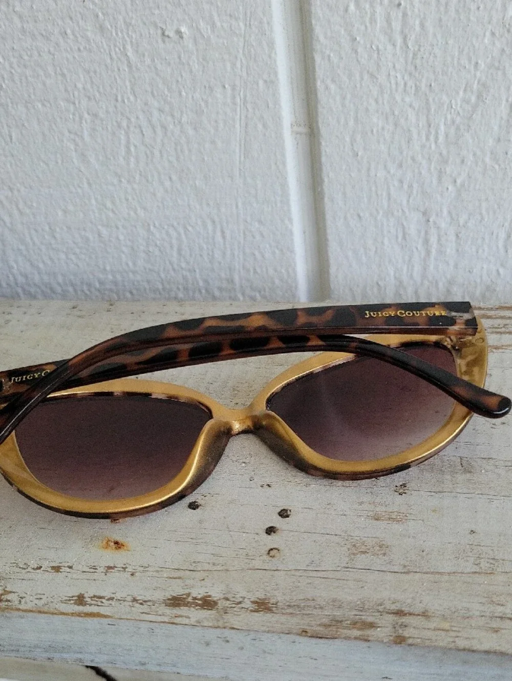 Juicy Couture Tortoise Cat Eye Sunglasses with Gold Temples Rhinestones